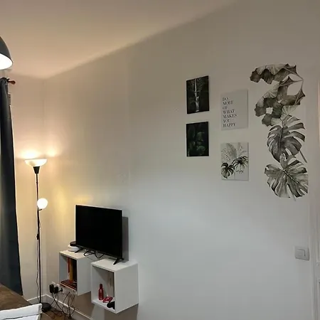 Cosy Studio With Terrace Retreat - Mp52a Parigi